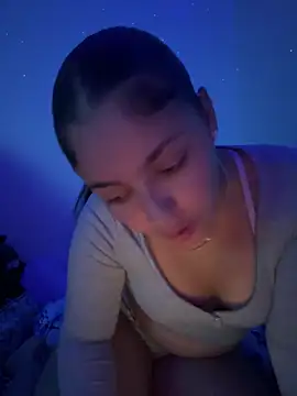 Snapshot of babykalirose chatting on 09/22/25, 02:17 babykalirose online show from 09/22/25, 02:17