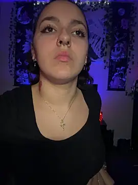 Snapshot of babykalirose chatting on 06/10/26, 03:41 babykalirose online show from 06/10/26, 03:41