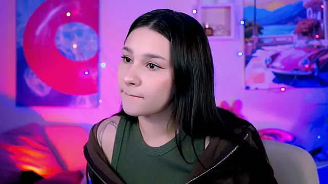 Snapshot of KimClarks_ chatting on 10/04/25, 04:52 KimClarks  online show from 10/04/25, 04:52