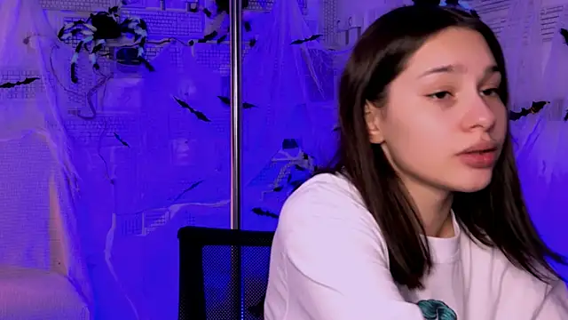 Snapshot of KimClarks_ chatting on 10/17/25, 08:39 KimClarks  online show from 10/17/25, 08:39