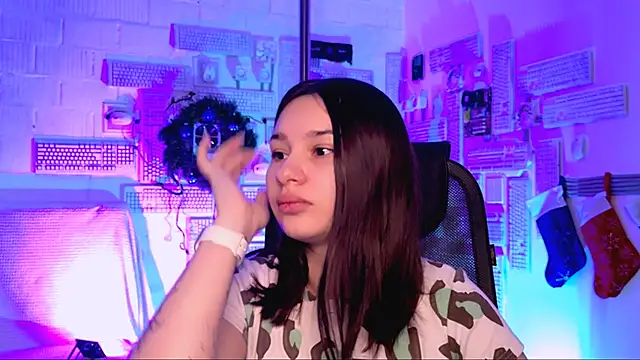 KimClarks  online show from 12/21/25, 06:37