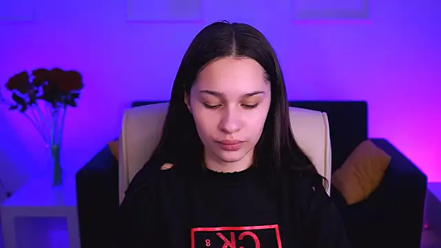 Snapshot of KimClarks_ chatting on 09/08/25, 08:52 KimClarks  online show from 09/08/25, 08:52