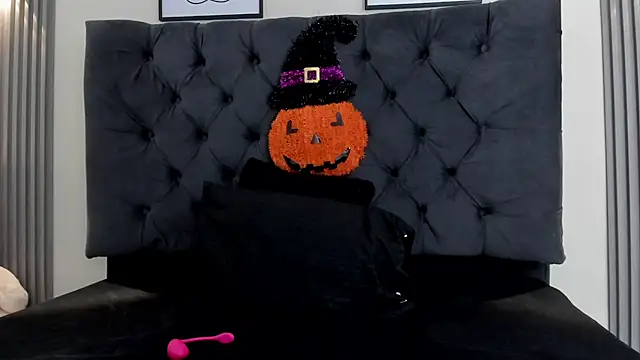 Sofia Seduccion online show from 10/21/25, 12:15