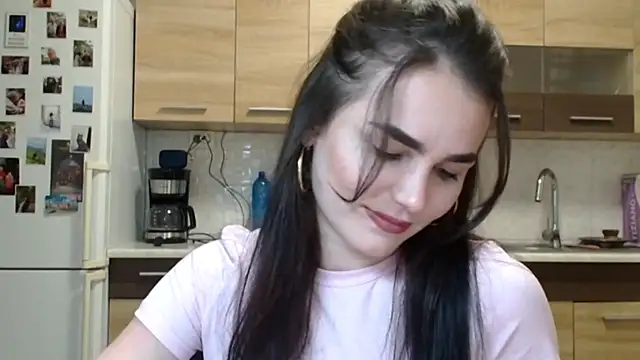 Silviaa a online show from 12/20/25, 08:22