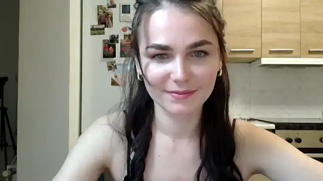 Silviaa a online show from 10/13/25, 07:37