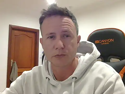 Snapshot of TroyDieselXXX chatting on 05/11/26, 04:59 TroyDieselXXX online show from 05/11/26, 04:59