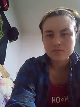 MoonIrene online show from 10/27/25, 03:02