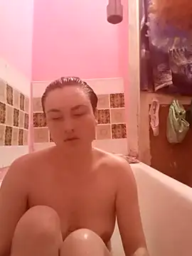 MoonIrene online show from 10/13/25, 03:13