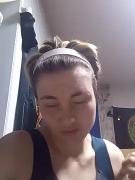 MoonIrene online show from 10/29/25, 12:59