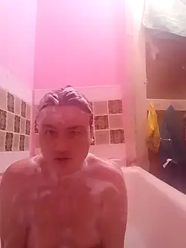 MoonIrene online show from 10/25/25, 05:46