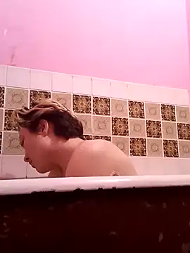 MoonIrene online show from 12/14/25, 04:12