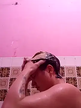 MoonIrene online show from 10/28/25, 05:34