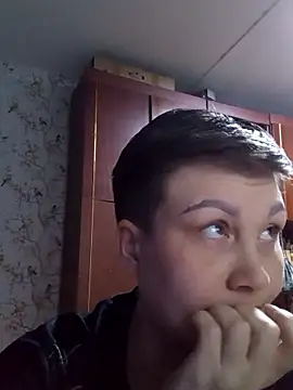 MoonIrene online show from 02/09/26, 05:00