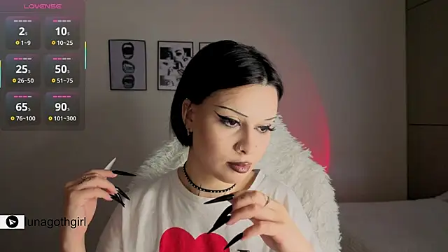 IamLuna2006 online show from 04/05/26, 04:52