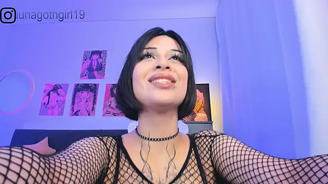 IamLuna2006 online show from 10/27/25, 02:23