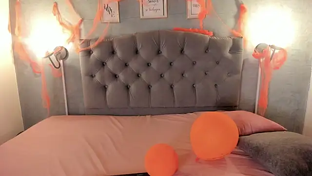 GiannaSlimJB online show from 10/29/25, 03:27