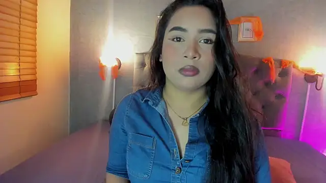 Snapshot of GiannaSlimJB chatting on 10/07/25, 03:18 GiannaSlimJB online show from 10/07/25, 03:18