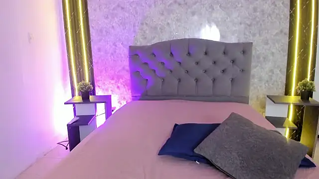 GiannaSlimJB online show from 02/26/26, 07:36