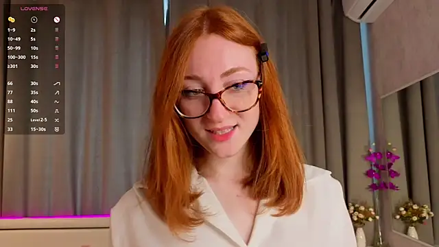 Snapshot of VeronaHascall chatting on 10/06/25, 04:24 VeronaHascall online show from 10/06/25, 04:24