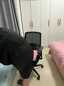 Snapshot of Asia-bb chatting on 10/31/25, 09:39 Asia-bb online show from 10/31/25, 09:39