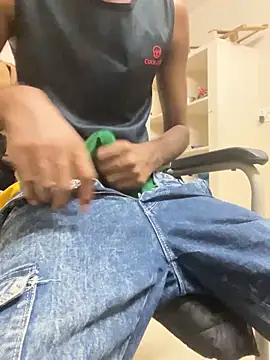 Snapshot of zack6x chatting on 09/15/25, 07:14 zack6x online show from 09/15/25, 07:14