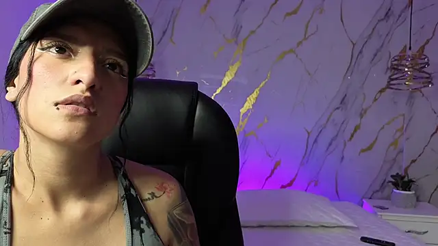 Scaarlettfox online show from 12/01/25, 07:26