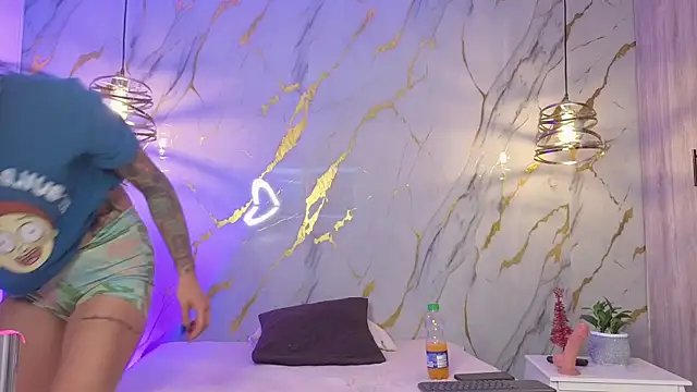 Scaarlettfox online show from 02/25/26, 07:47