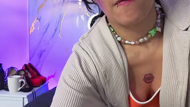 Scaarlettfox online show from 03/25/26, 07:46