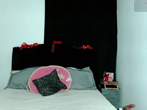 x isabella x online show from 12/21/25, 10:06