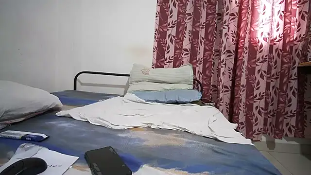 Snapshot of methu01 chatting on 11/28/25, 09:53 methu01 online show from 11/28/25, 09:53