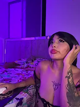 lucialauper  online show from 03/10/26, 12:25