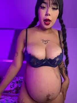 lucialauper  online show from 12/21/25, 12:35