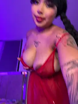lucialauper  online show from 03/25/26, 12:44