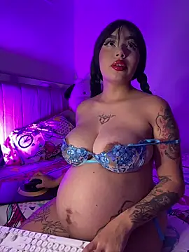 lucialauper  online show from 11/29/25, 11:27