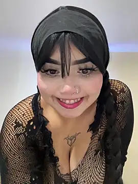 Snapshot of lucialauper_ chatting on 06/19/26, 02:28 lucialauper online show from 06/19/26, 02:28