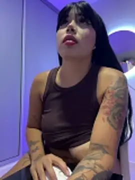 Snapshot of lucialauper_ chatting on 06/04/26, 12:59 lucialauper online show from 06/04/26, 12:59