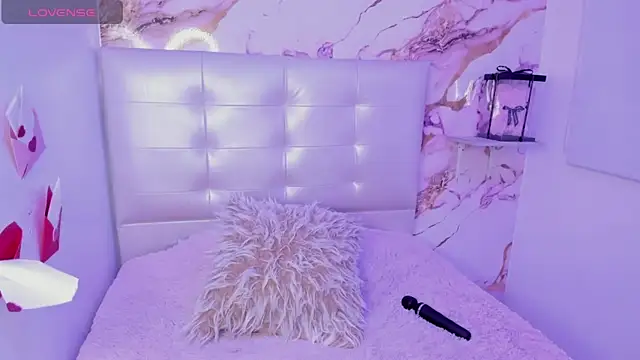 Anna Blade  online show from 04/14/26, 04:23