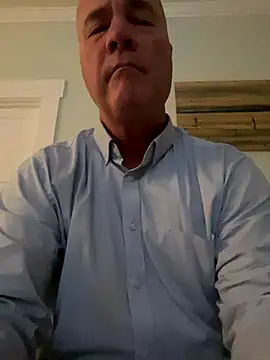 Snapshot of cyclone1212 chatting on 11/21/25, 10:36 cyclone1212 online show from 11/21/25, 10:36