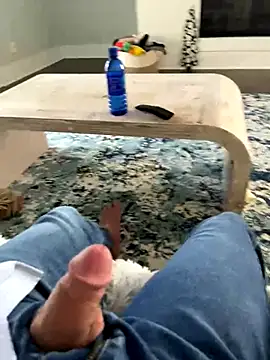 Snapshot of cyclone1212 chatting on 11/27/25, 05:13 cyclone1212 online show from 11/27/25, 05:13