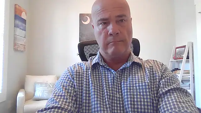 Snapshot of cyclone1212 chatting on 11/17/25, 08:57 cyclone1212 online show from 11/17/25, 08:57