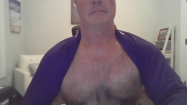 Snapshot of cyclone1212 chatting on 12/15/25, 10:32 cyclone1212 online show from 12/15/25, 10:32