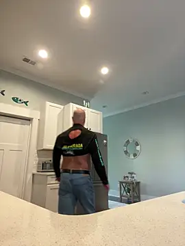 Snapshot of cyclone1212 chatting on 11/16/25, 01:16 cyclone1212 online show from 11/16/25, 01:16