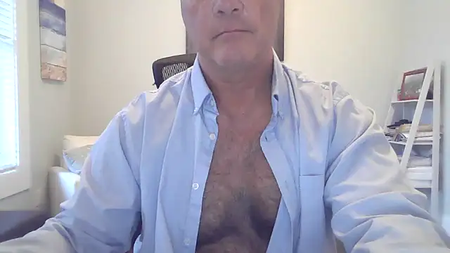 Snapshot of cyclone1212 chatting on 01/06/26, 10:25 cyclone1212 online show from 01/06/26, 10:25