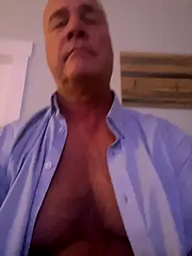 Snapshot of cyclone1212 chatting on 11/07/25, 10:20 cyclone1212 online show from 11/07/25, 10:20