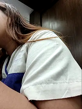 Snapshot of Sweetheart_Claire chatting on 03/06/26, 02:50 Sweetheart Claire online show from 03/06/26, 02:50