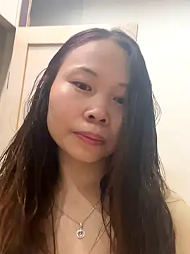 Snapshot of xlj4523 chatting on 09/20/25, 03:28 xlj4523 online show from 09/20/25, 03:28