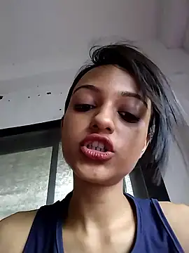 Your-Kitkat online show from 10/22/25, 05:40