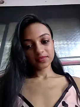 Snapshot of Your-Kitkat chatting on 10/04/25, 08:05 Your-Kitkat online show from 10/04/25, 08:05