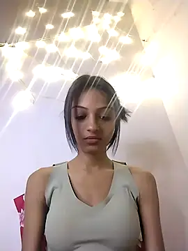 Your-Kitkat online show from 11/18/25, 07:39