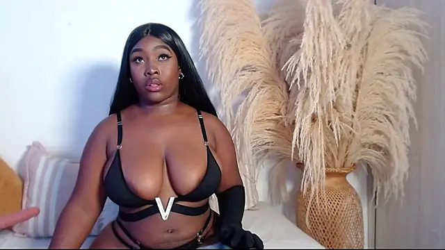 Snapshot of XYOMARAWILD chatting on 10/13/25, 08:54 XYOMARAWILD online show from 10/13/25, 08:54